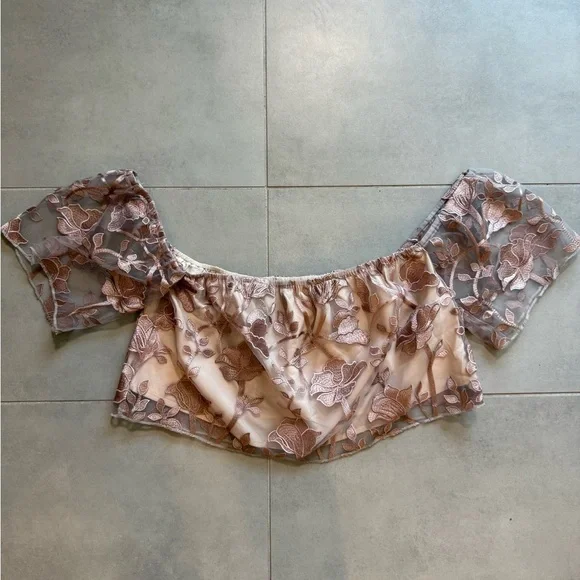 Tobi Floral Lace Off-Shoulder Rose Crop Top - Picture 4 of 6